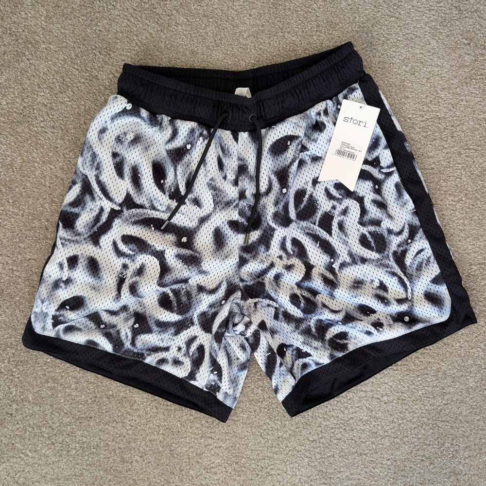 NWT Stori Mens Mesh 5 Inch Onyx And White Shorts